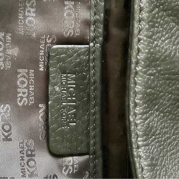 Authentic Micheal Kors bag - Picture 14 of 15